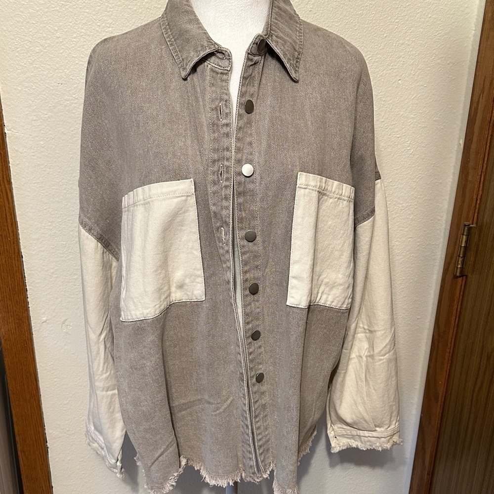 POL NWOT Gray and Cream Casual Shirt
